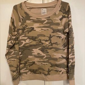 Gap woman’s size small camo sweatshirt